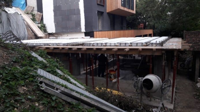 Chantier de l'extension à Brunoy avec mise en œuvre de fondations profondes par micropieux