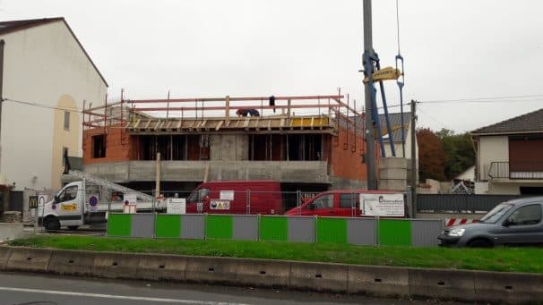 Chantier de l'immeuble R+4+Combles à Vigneux-sur-Seine en cours de construction